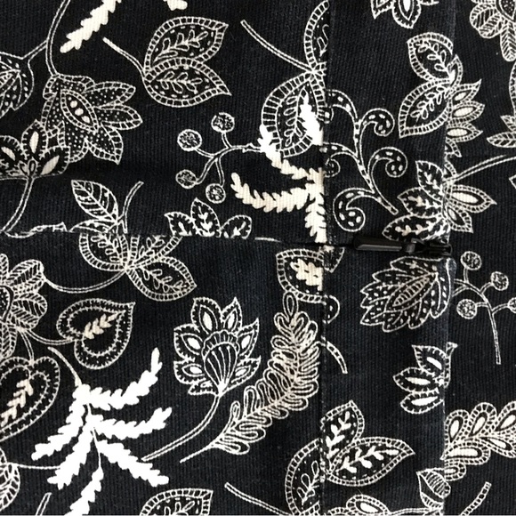 2 for $20 mac & jac. A-line skirt. Black and White Floral - Picture 8 of 11